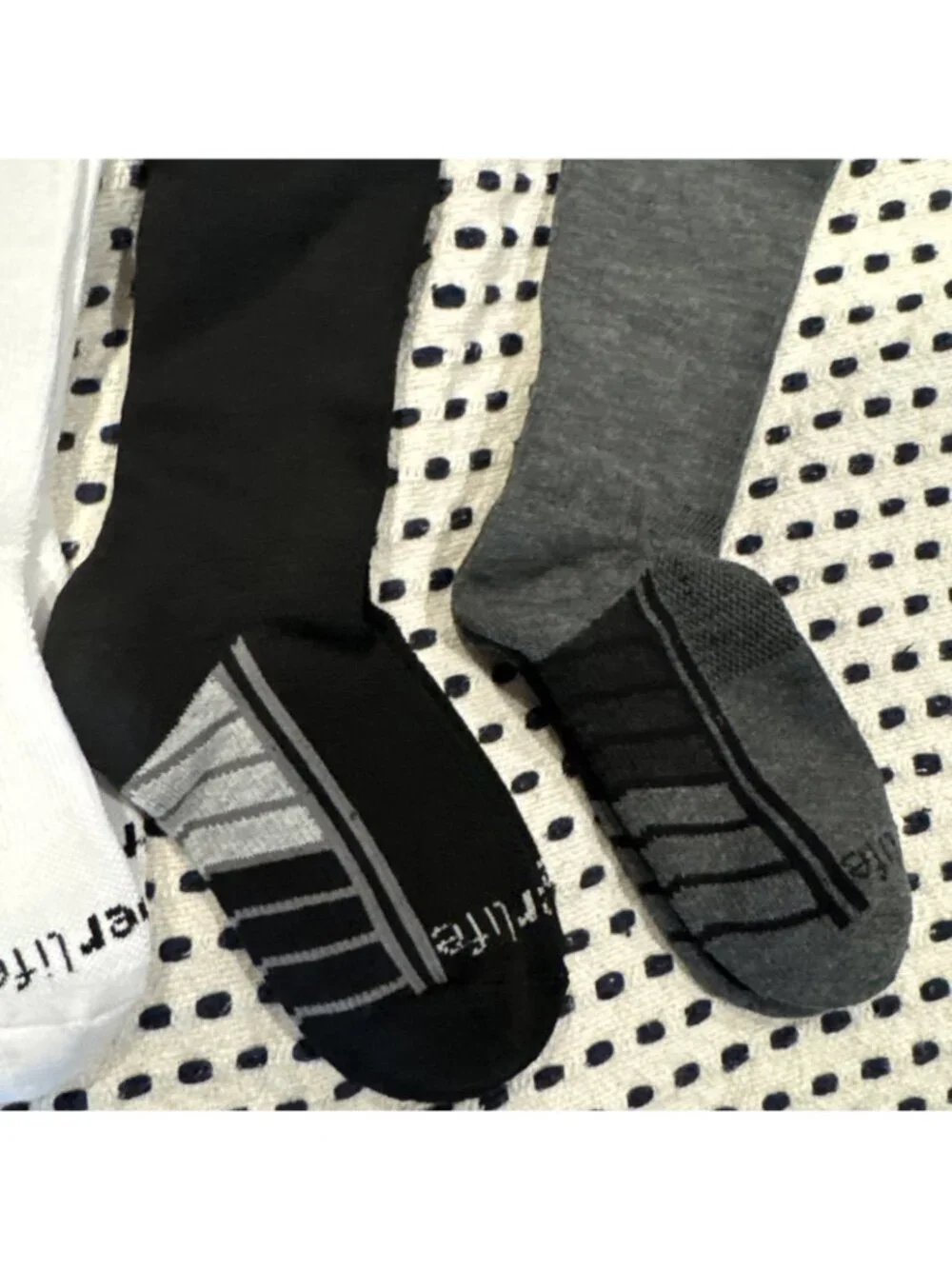 Tommie Copper 4 Pack SnugStay Knee High Compression Socks Black White Small S